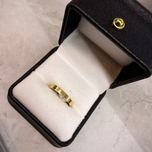 Argolla Lisa 1,35 gr/Talla 8,5/Oro 18K Nacional