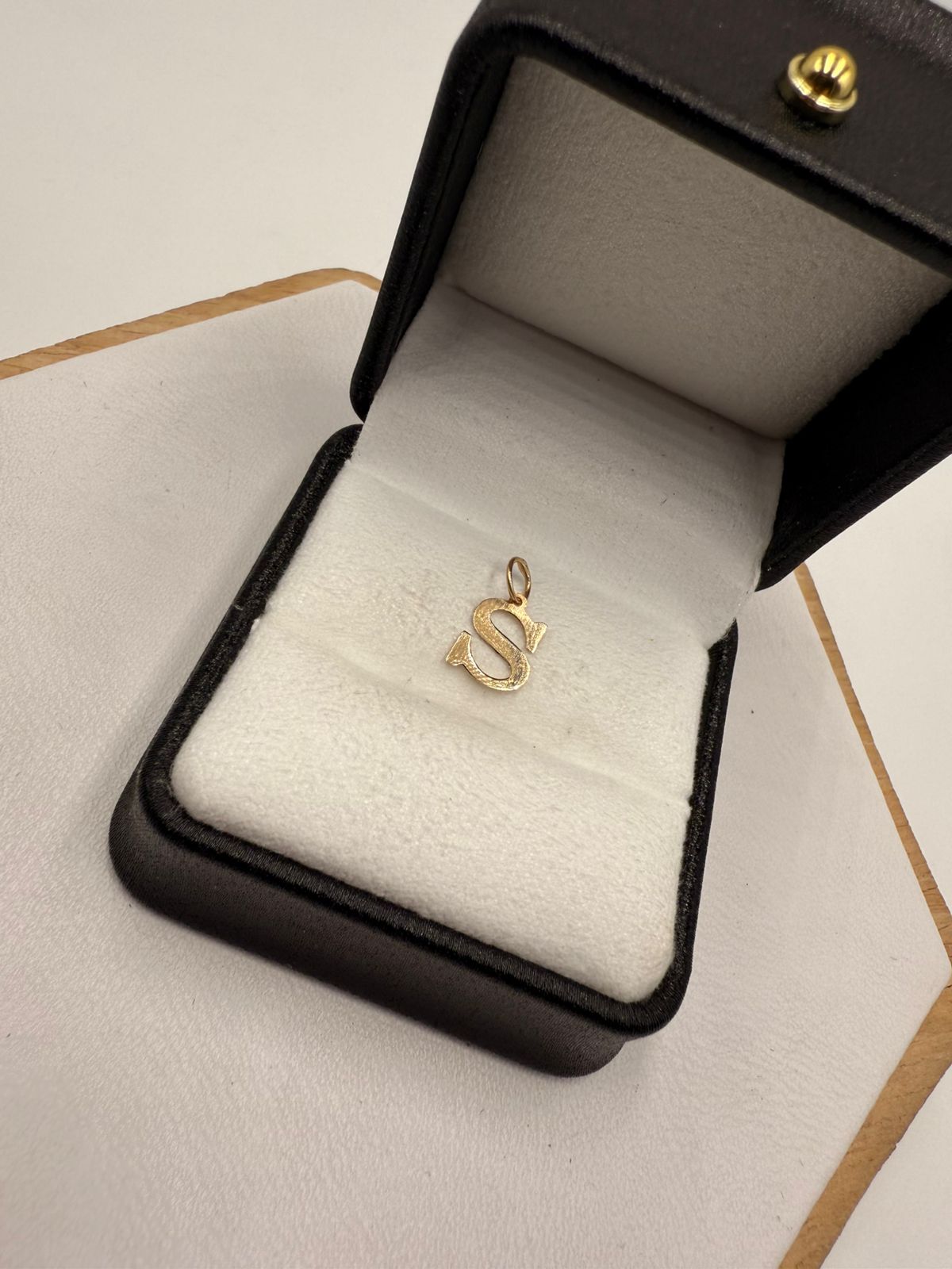 Dije Letra S 0,38 gr/Oro 18K Nacional